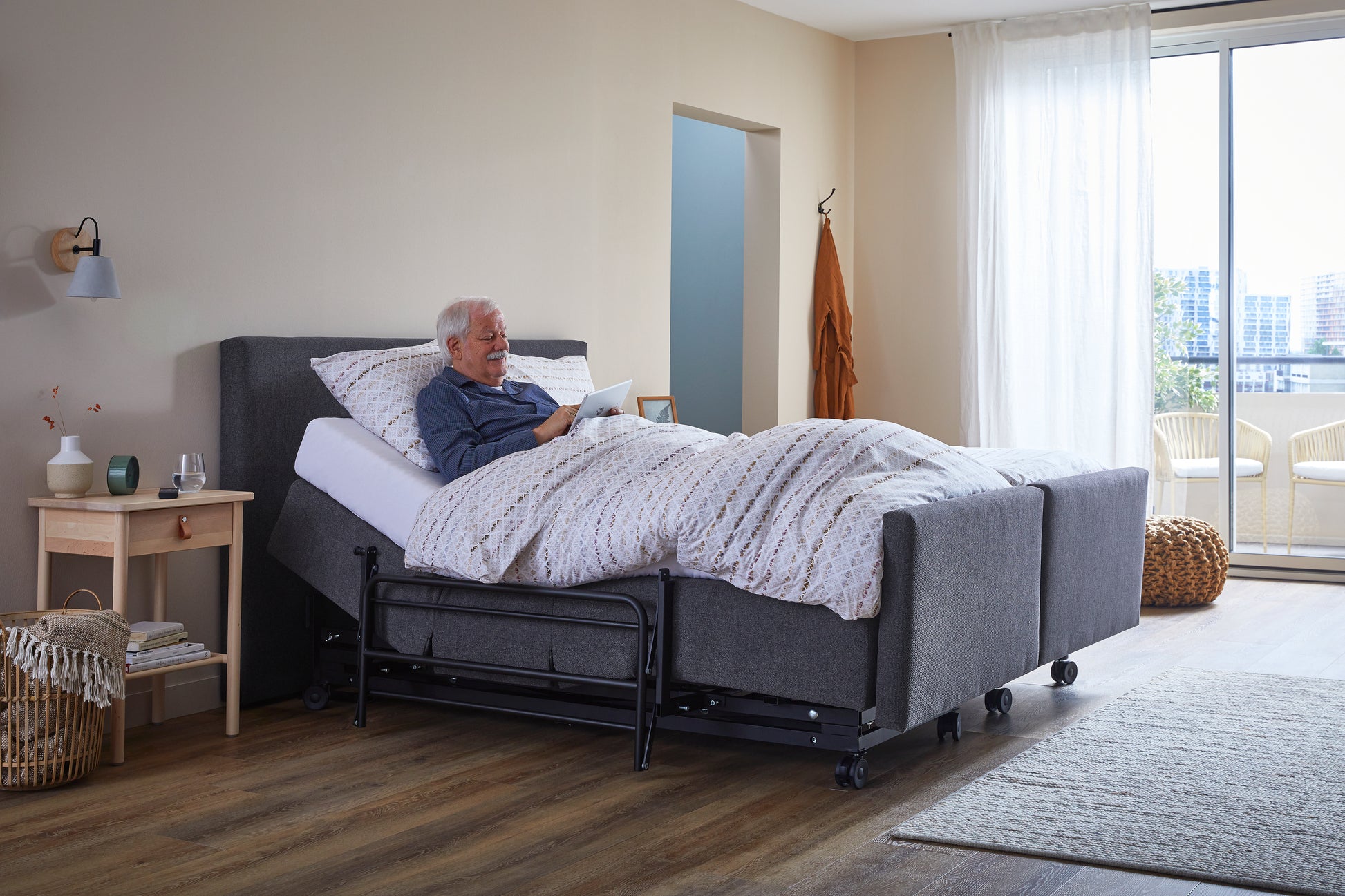 Seniorbed Hooglaag Deluxe – Comfortabel en Veilig Slapen