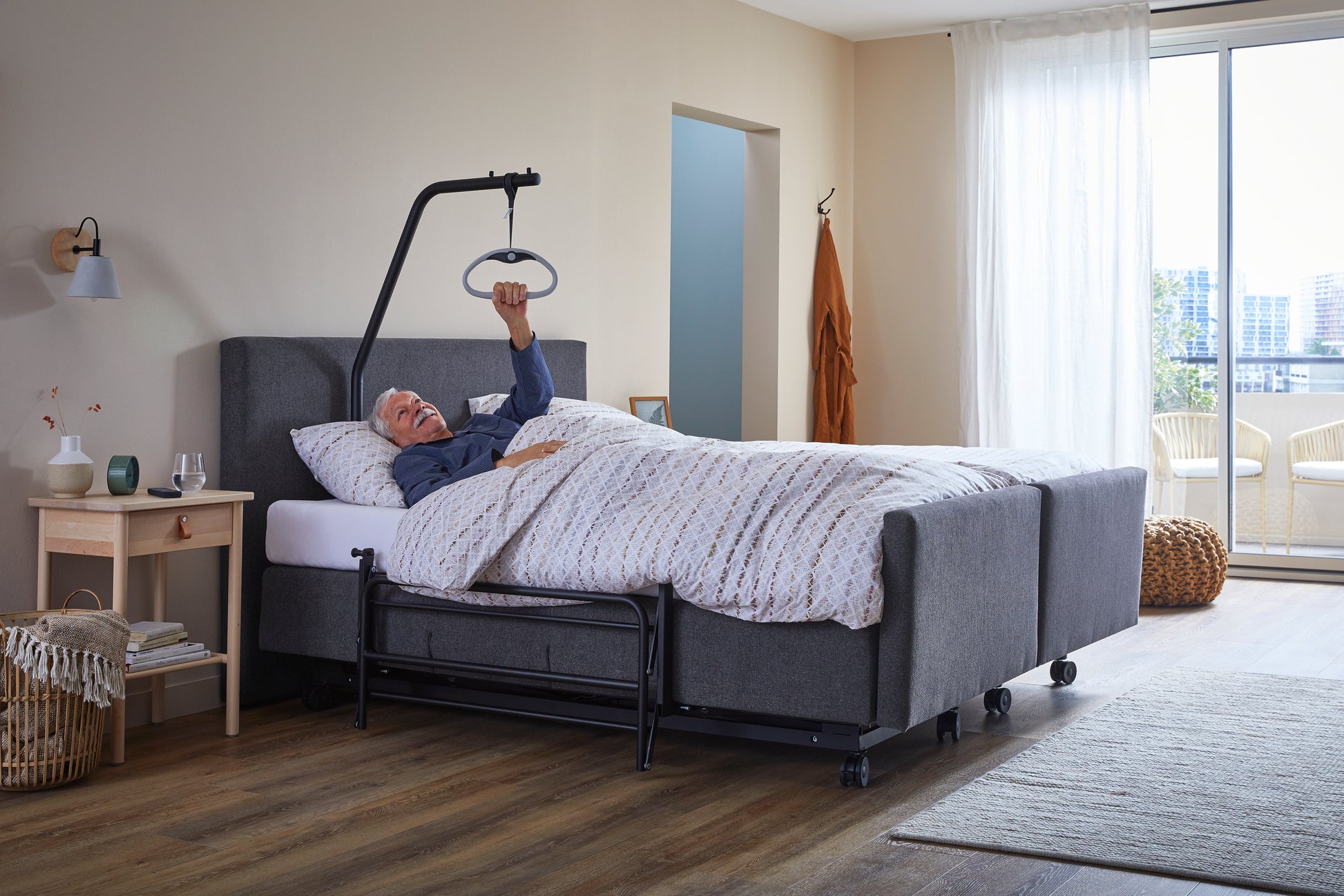 Seniorbed Hooglaag Deluxe – Comfortabel en Veilig Slapen